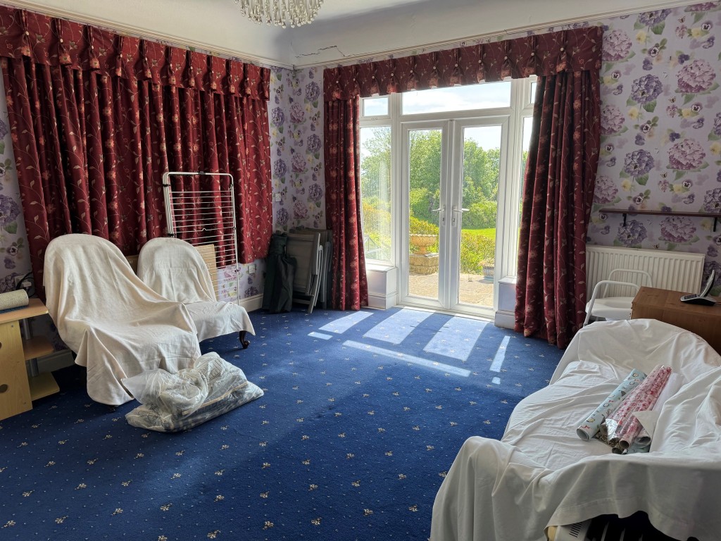 Lot: 142 - DETACHED BUNGALOW WITH STRUCTURAL DAMAGE AND ALMOST 2.5 ACRES WITH SEA VIEWS - The Main Bedroom